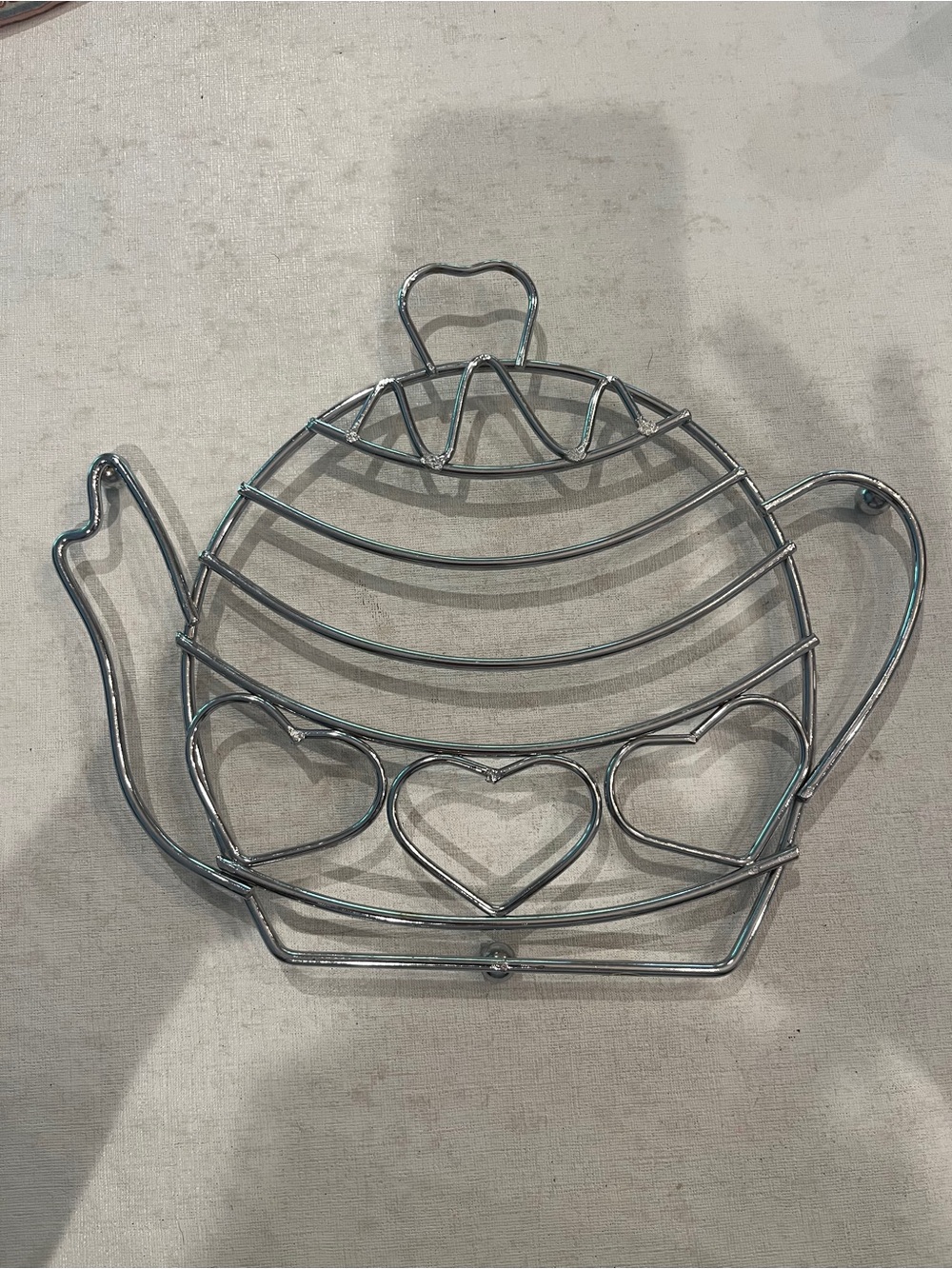 Vintage style Silver Teapot-Shaped Metal Trivet. So cottagecore!